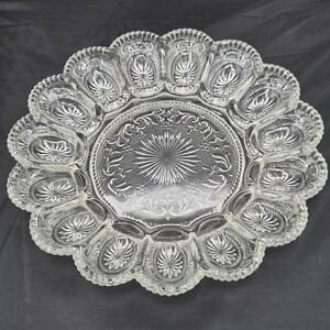 Vintage LE Smith Clear‎ Cut Glass Round 11"  Deviled Egg Plate, 15 eggs